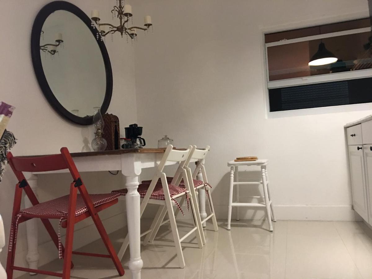 Private Studio Blocks From Coconut Grove ไมอามี ภายนอก รูปภาพ