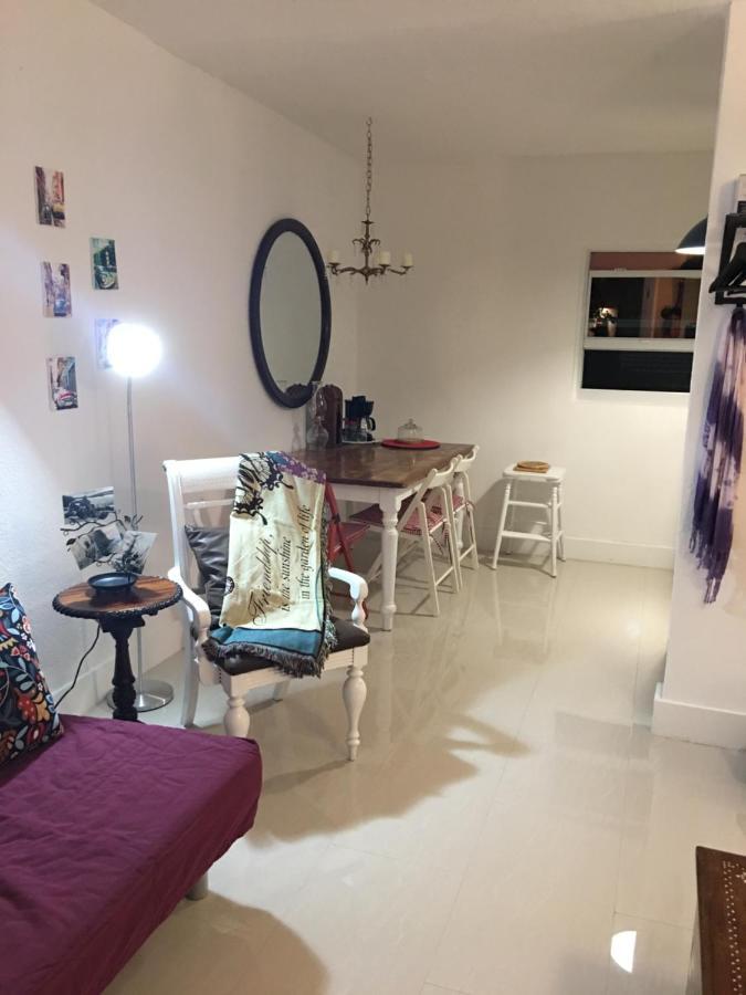 Private Studio Blocks From Coconut Grove ไมอามี ภายนอก รูปภาพ