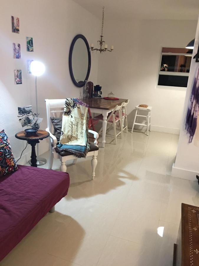 Private Studio Blocks From Coconut Grove ไมอามี ภายนอก รูปภาพ