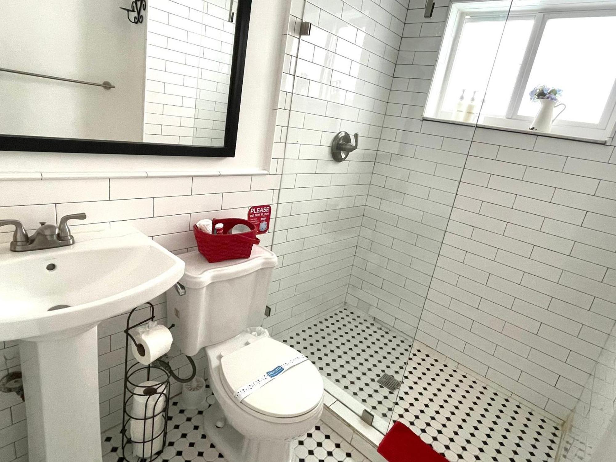 Private Studio Blocks From Coconut Grove ไมอามี ภายนอก รูปภาพ